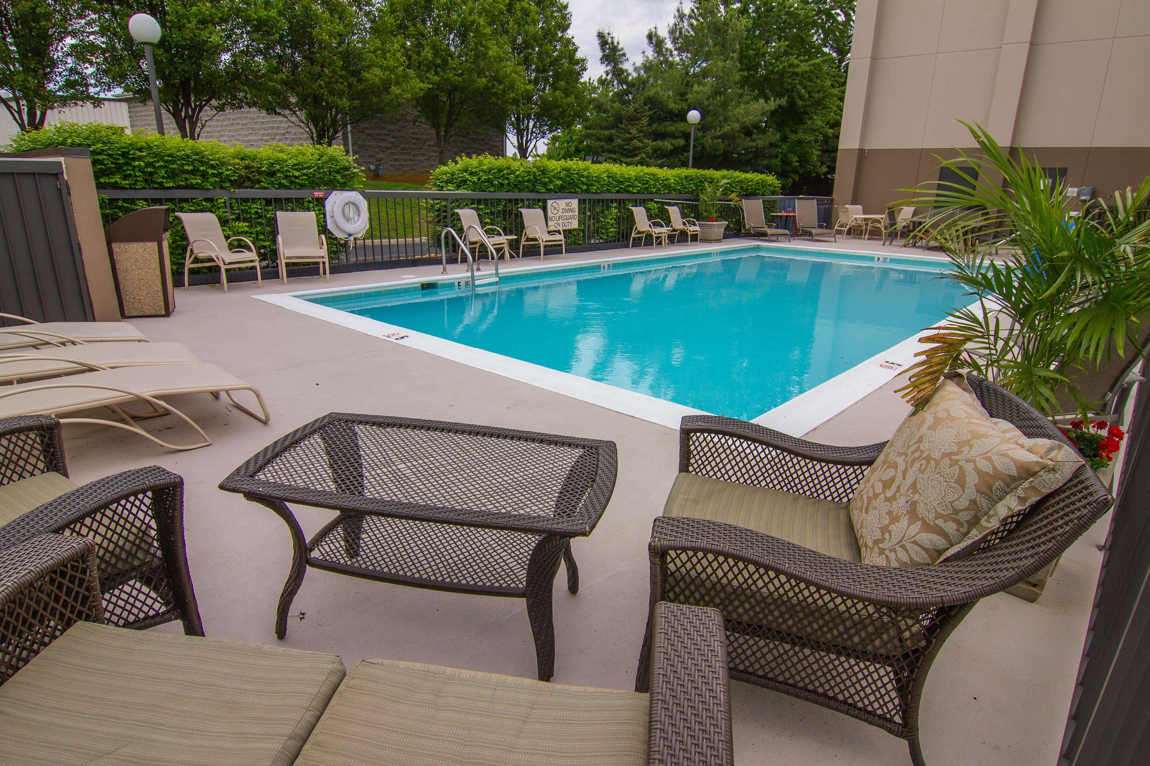 Hampton Inn Winchester-University/ Mall Exterior photo